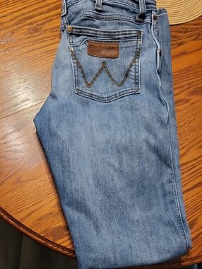 Wrangler Light Blue Denim Jeans with Pocket Stitching